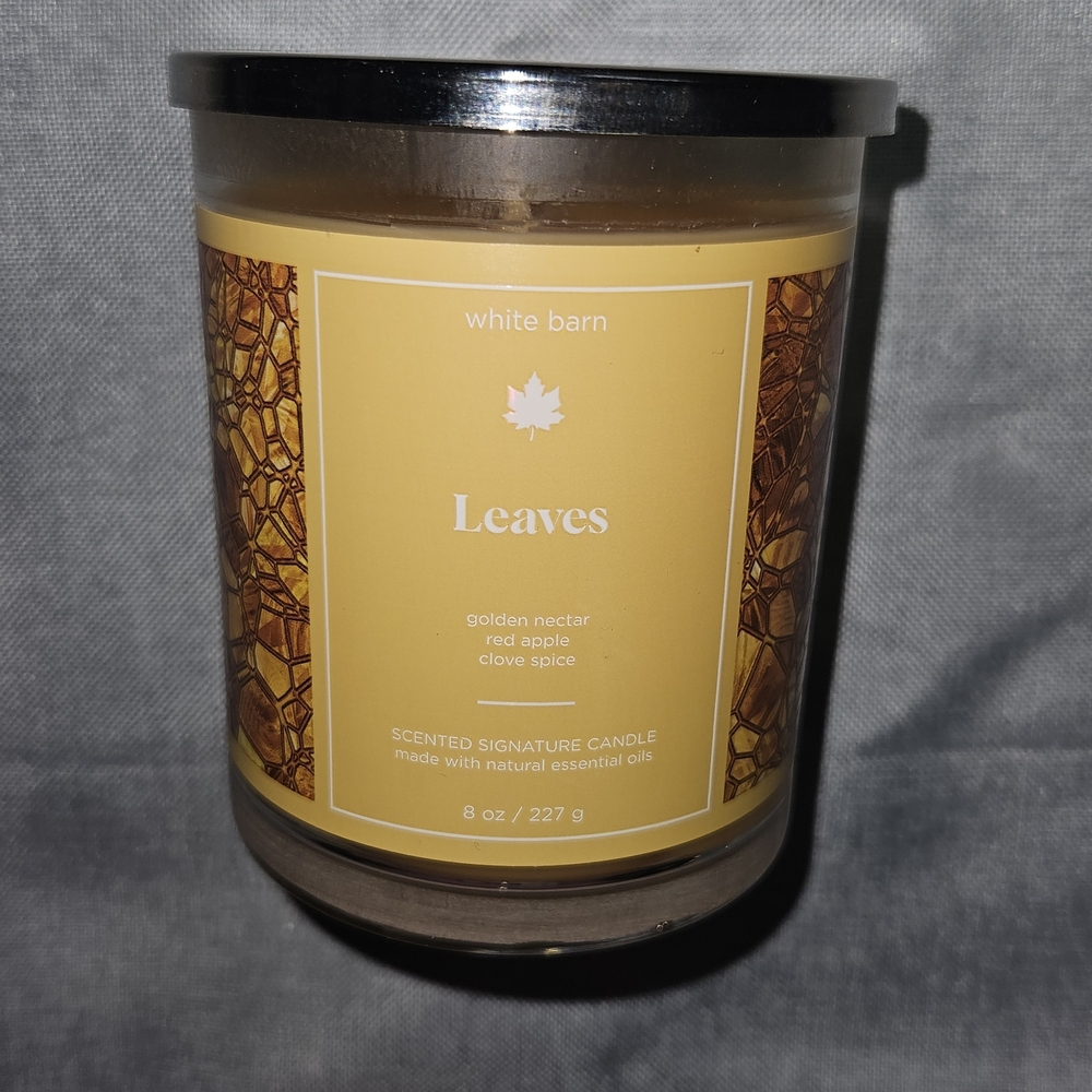White Barn Leaves Candle - Golden Brown